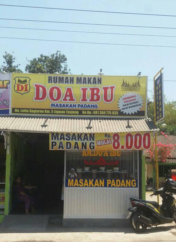 Suasana Rumah Makan Doa Ibu